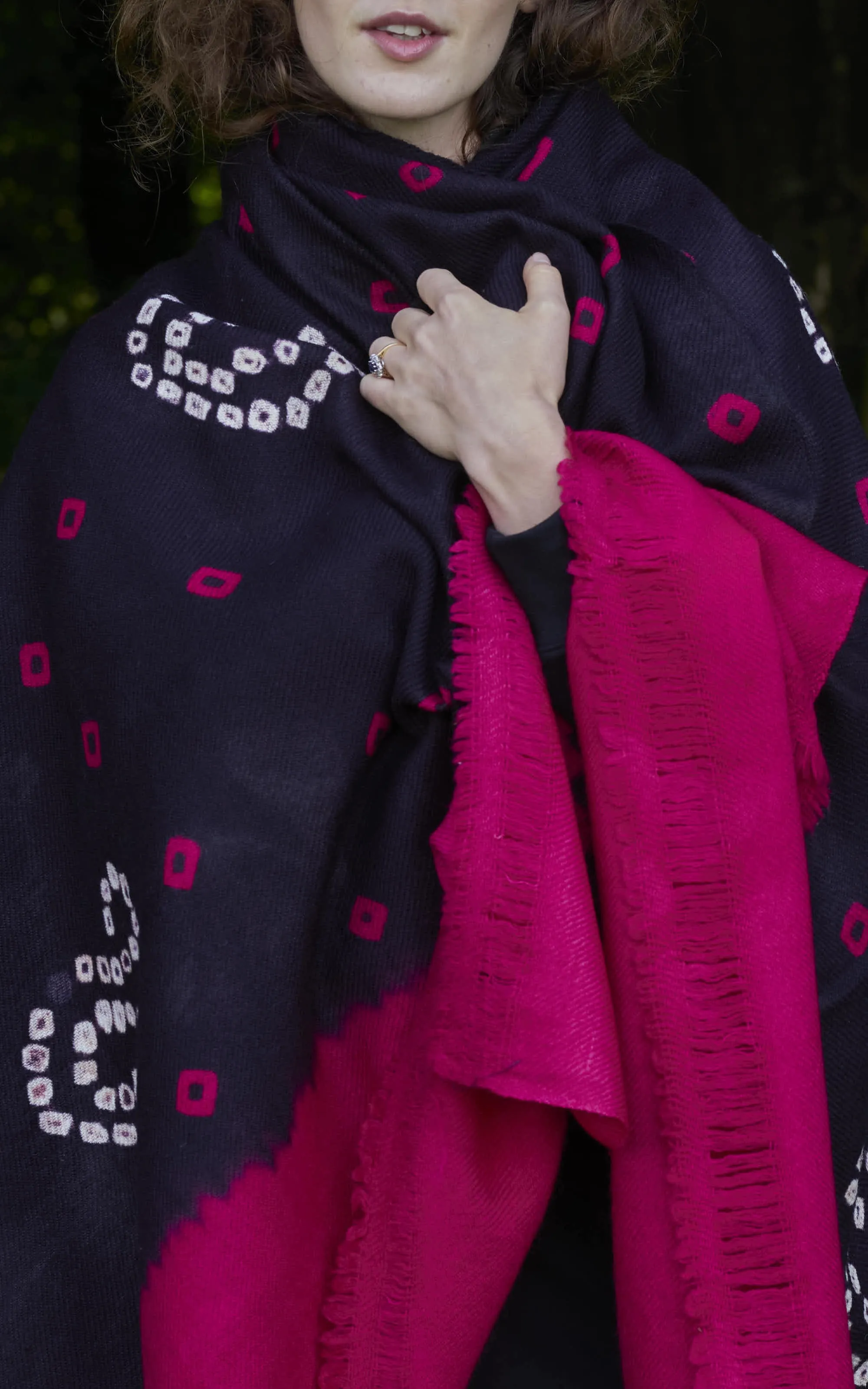 Pure wool ‘Bandhani’ Shawl | Cerise Swirl